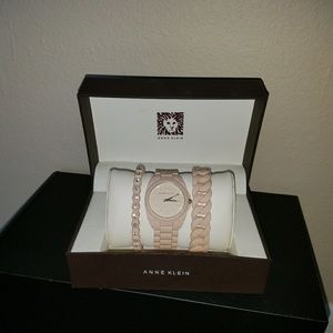 Watch and bracelet set, light pink